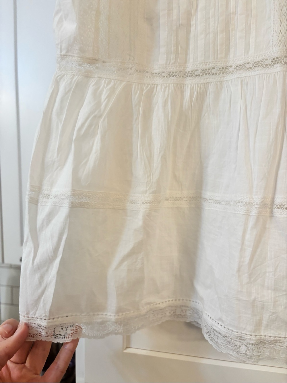 new The Great Sonnet lace inset cotton voile sleeveless blouse in true white - Picture 5 of 9
